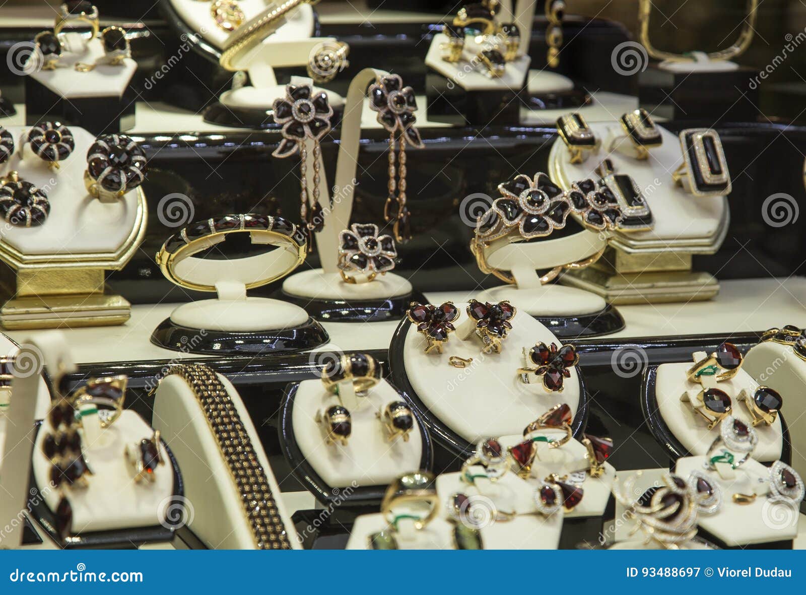 Panni Per Pulizia Gioielli CONNOISSEURS - 25 Pezzi Per Oro, Argento E Pietre Preziose - Ipoallergenici - Foto 5