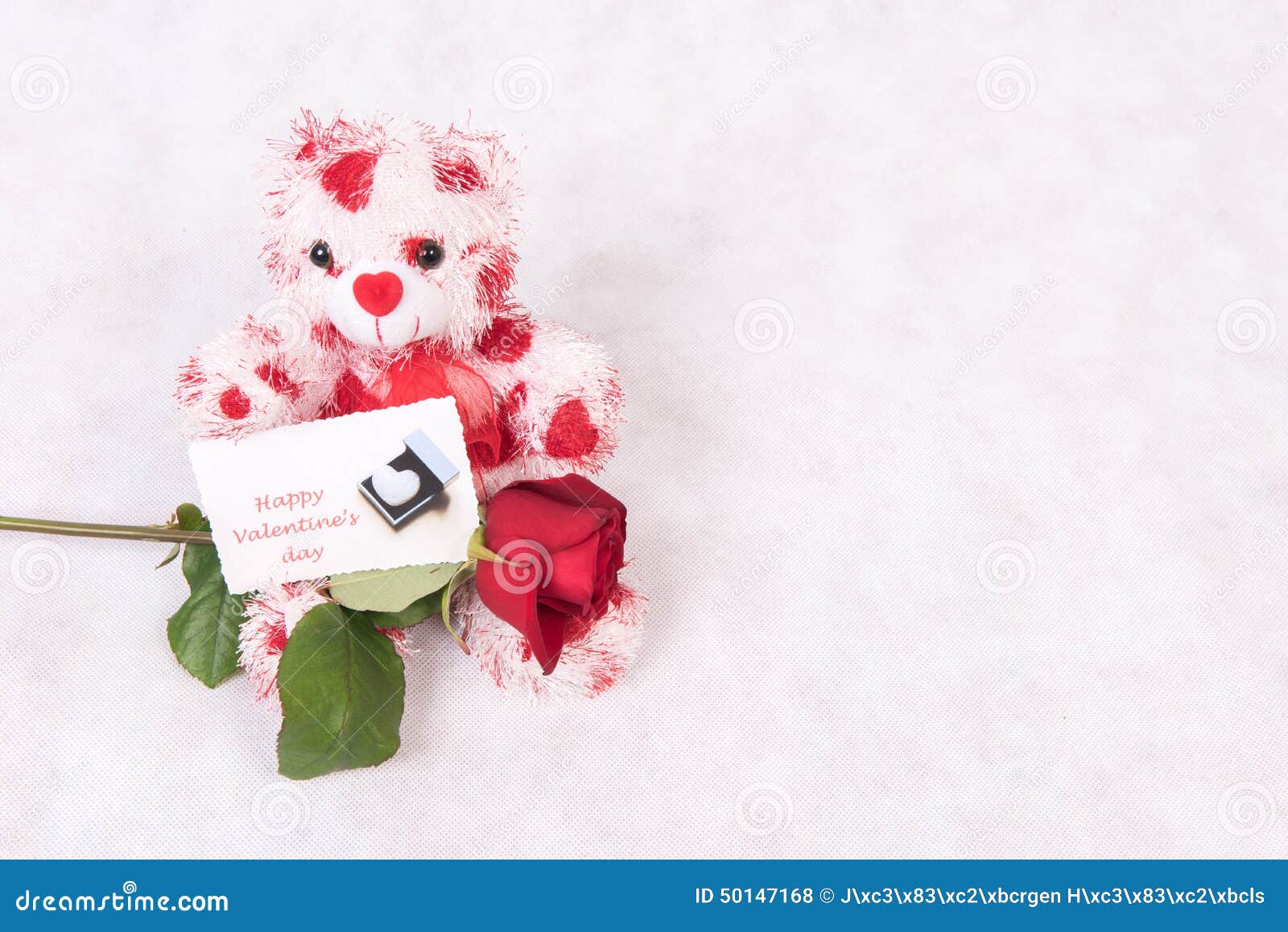 Orso Di Amore Con I Cuori Rosa E San Valentino Felice Della Carta  Fotografia Stock - Immagine di cuori, rosso: 50147168