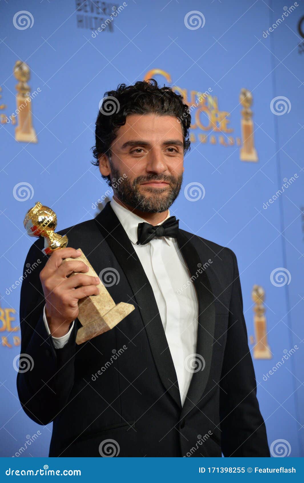 Oscar Isaac editorial image. Image of hollywood, fashion 171398255