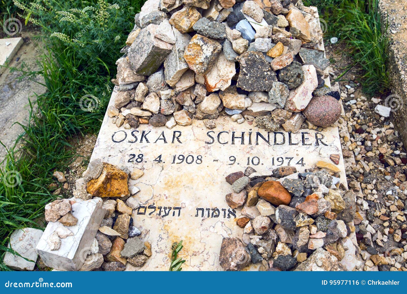 oskar-schindlers-het-graf-jeruzalem-zet-zion-op-95977116.jpg