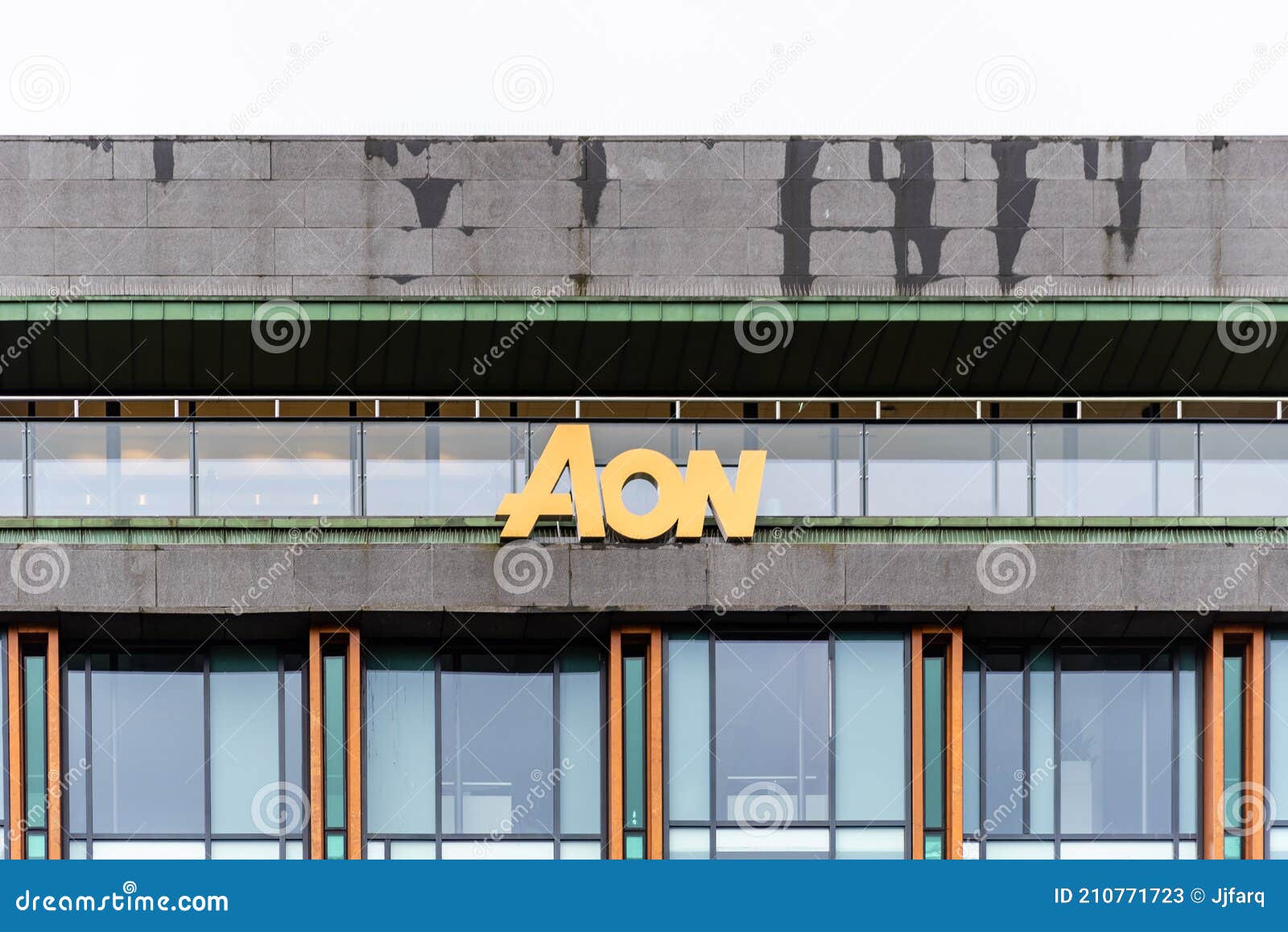 Aon Insurance And Prrofessional Services Company Sign Editorial Stock Photo Image Of Logo Market 210771723