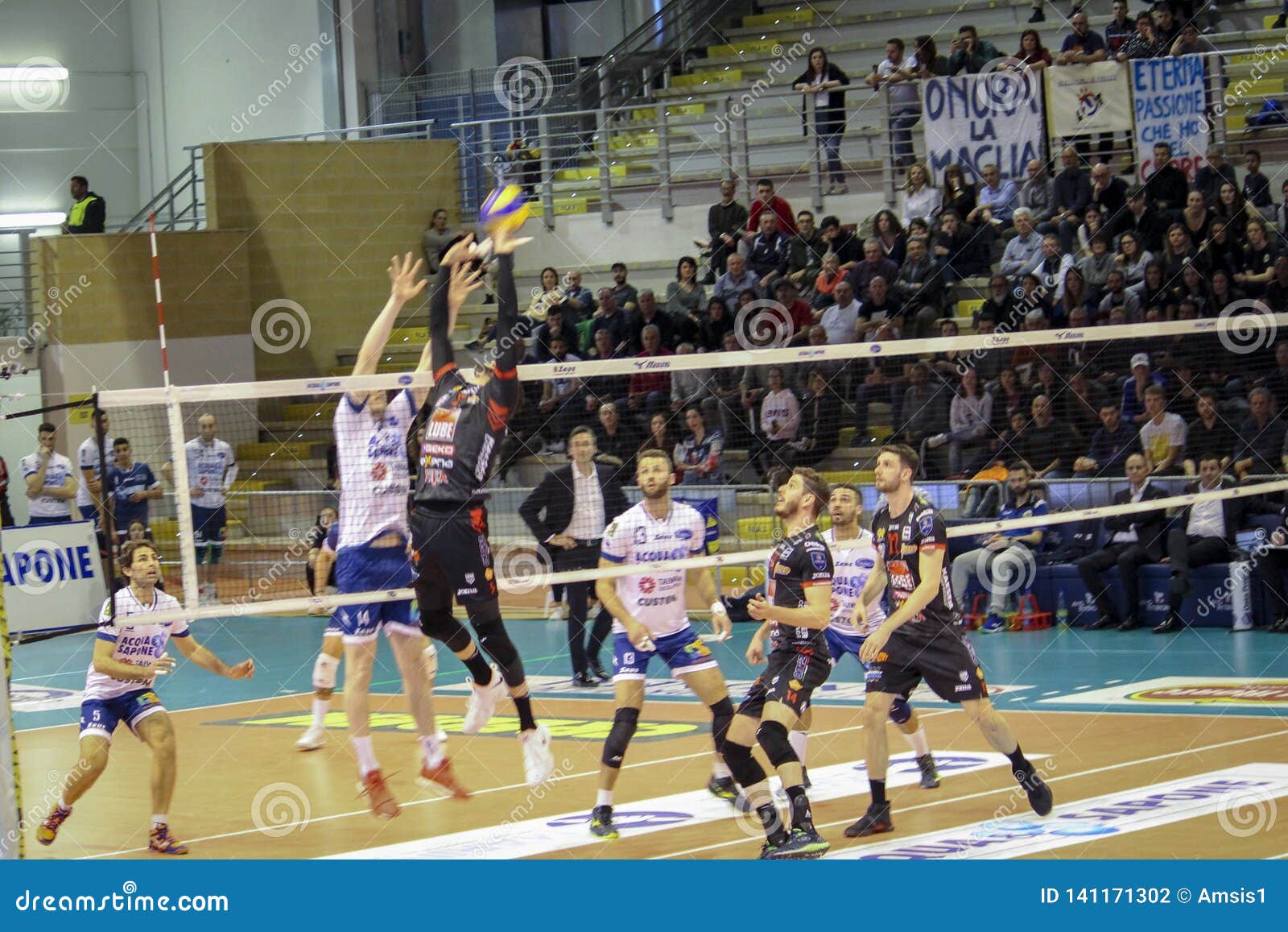 Osmany Juantorena while Performing a Spectacular Volleyball Dribble ...