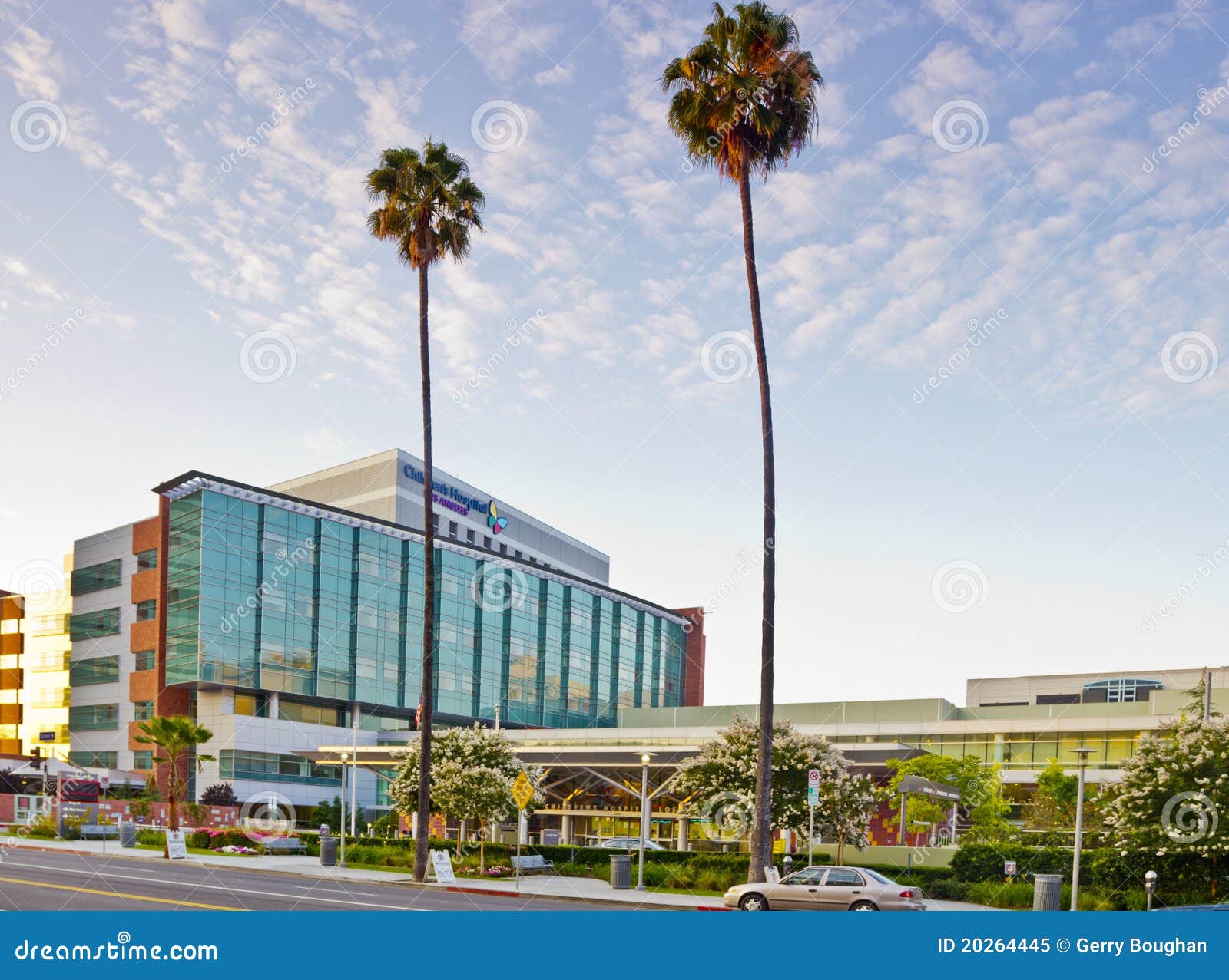 Ospedale dei bambini Los Angeles. Los Angeles, S.U.A. - 8 giugno 2011: L'ospedale dei bambini di Los Angeles è un ospedale d'istruzione senza scopo di lucro situato a Los Angeles sul boulevard di tramonto. L'ospedale fornisce ogni anno la cura pluridisciplinare oltre a 93.000 bambini.