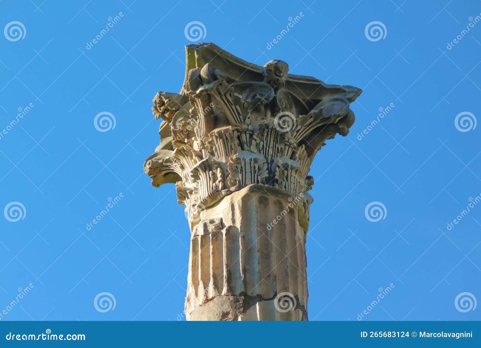 ostia antica ruins: roman age columnÃ¢â¬â¢s capital