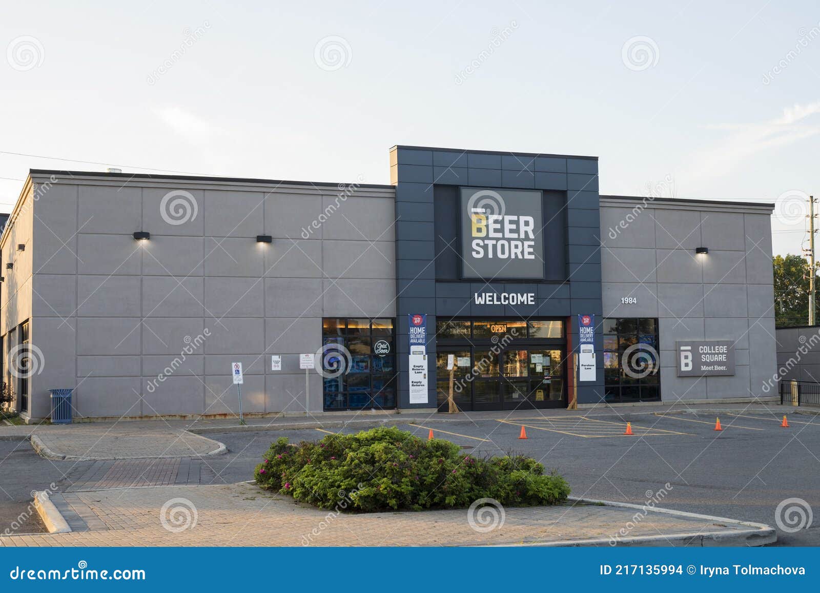 Beer Store Building at College Square in Ottawa, Canada Editorial Stock