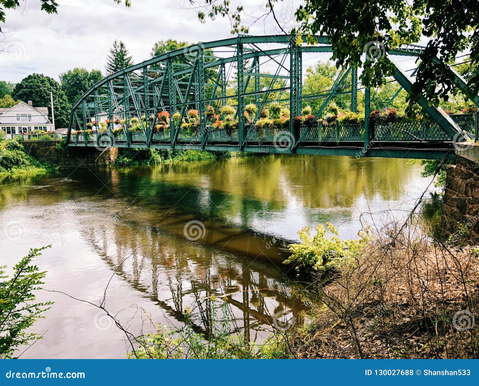 Oud Drake Hill Flower Bridge in Connecticut Stock Foto Image of