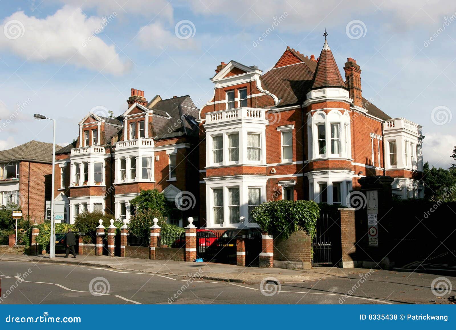 Oud Engels huis stock foto. Image of zomer, hemel, traditioneel 8335438