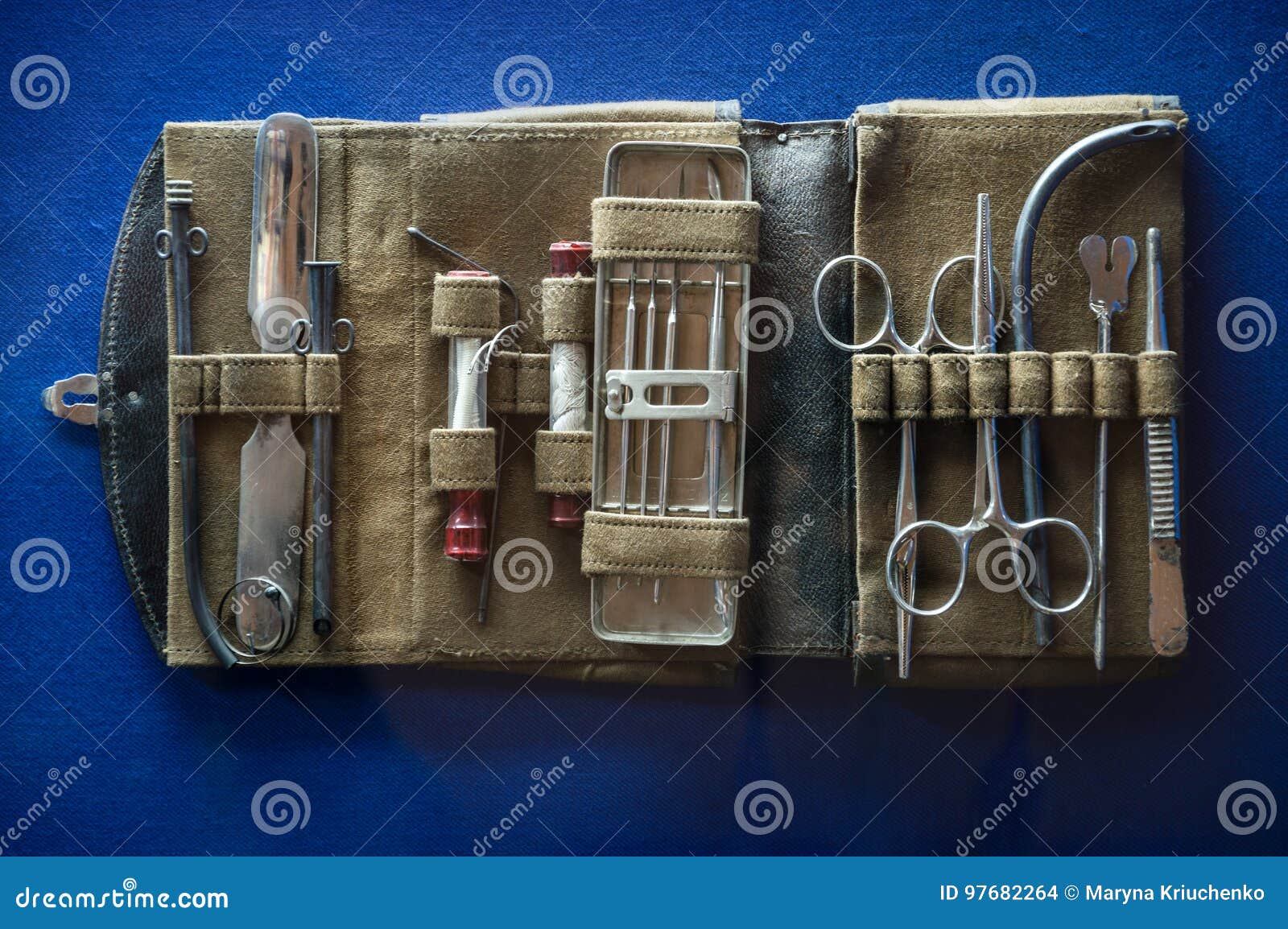 Oud Medisch Instrument Voor Het Geval Dat Stock Foto Image of