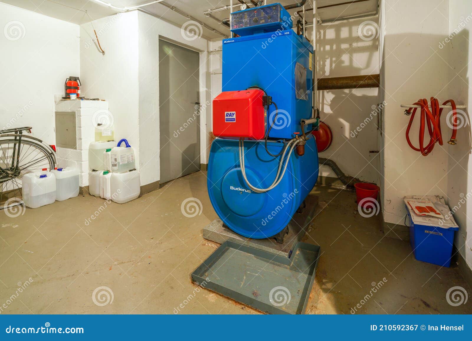 zweer zwanger Verkleuren Oude Blauwe Buderus G 105 Verwarmingsketel Met Brander Van Rode-ray-olie Redactionele Fotografie - Image of koper, ketel: 210592367 zweer zwanger Verkleuren Oude Blauwe Buderus G 105 Verwarmingsketel Met Brander Van Rode-ray-olie Redactionele Fotografie - Image of koper, ketel: 210592367