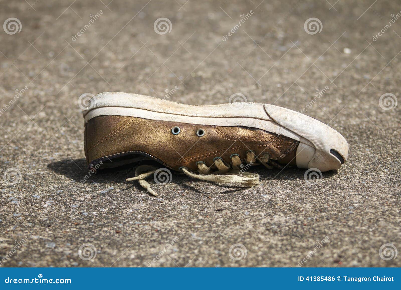 Oude Schoenen stock foto. Image of opleiding, klassiek - 41385486