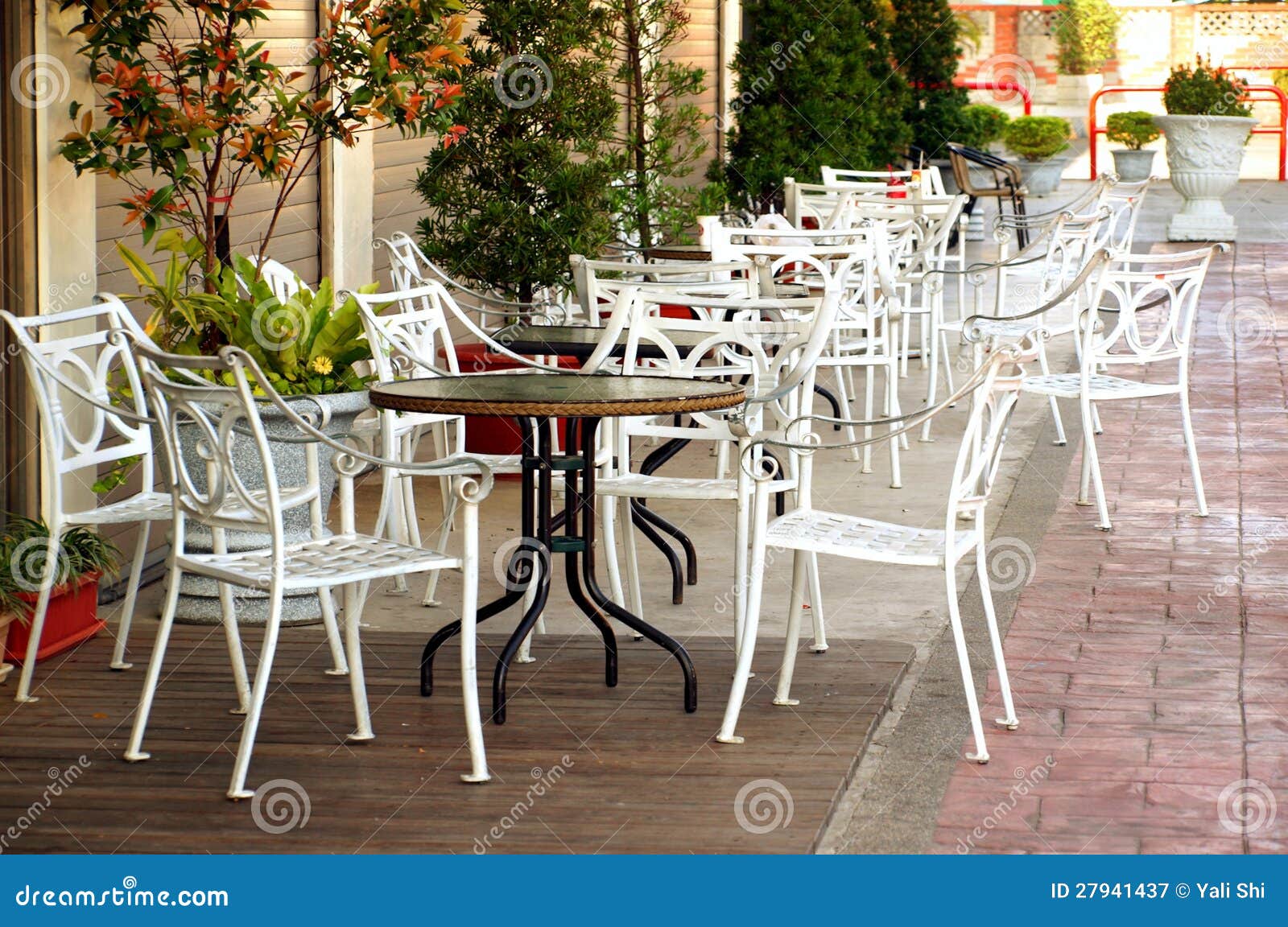 Outdoor Coffe Shop stock image. Image of table, outdoor 27941437