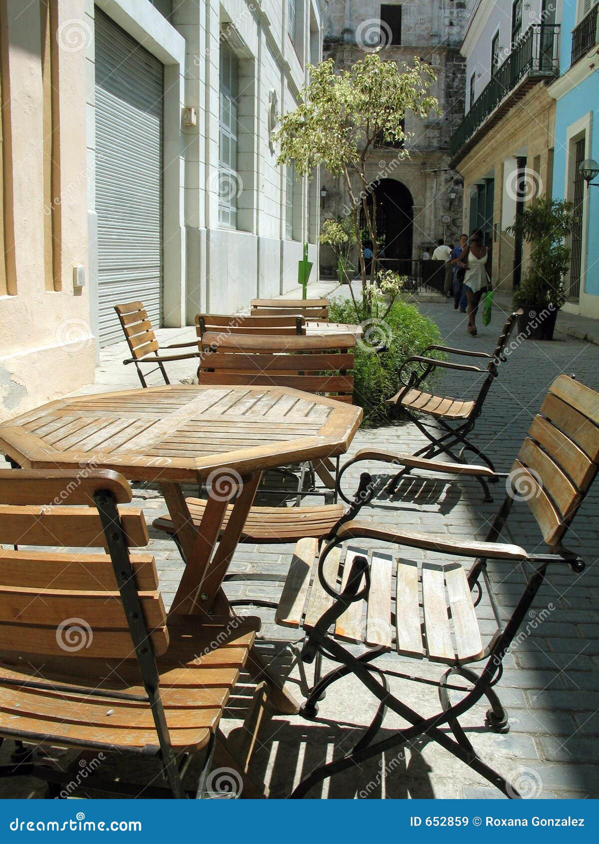 outdoor havana cafe