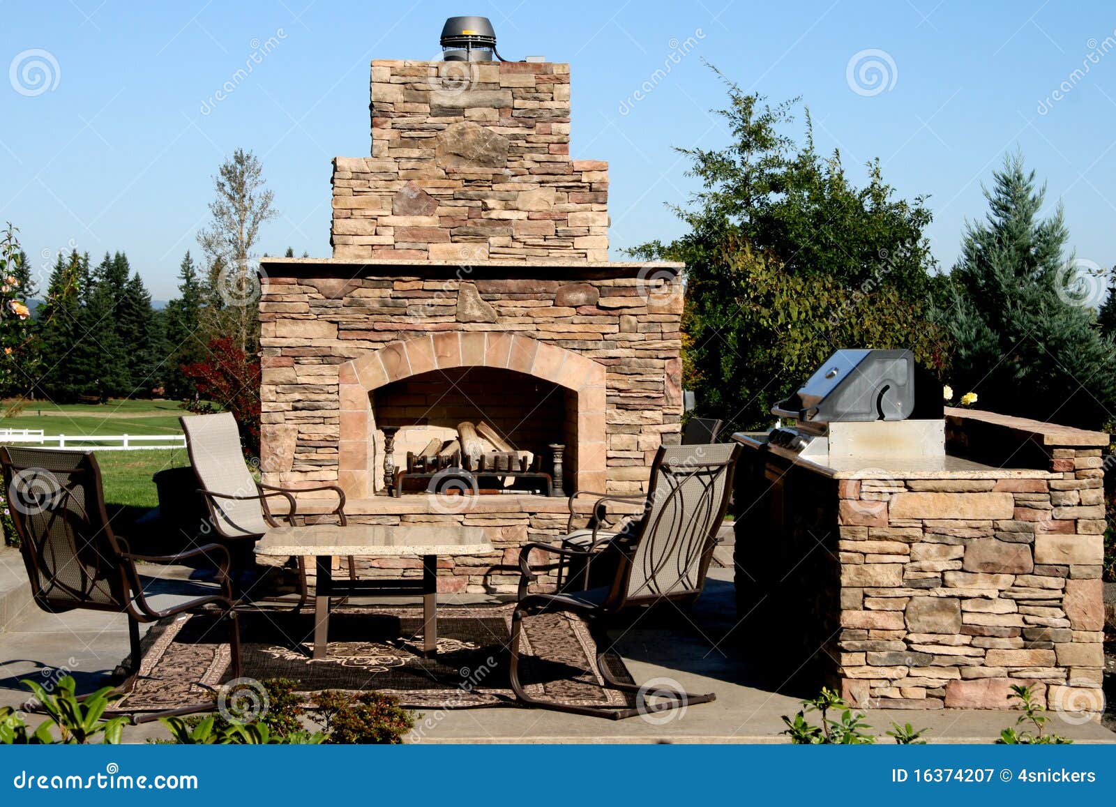 the outdoor kitchen