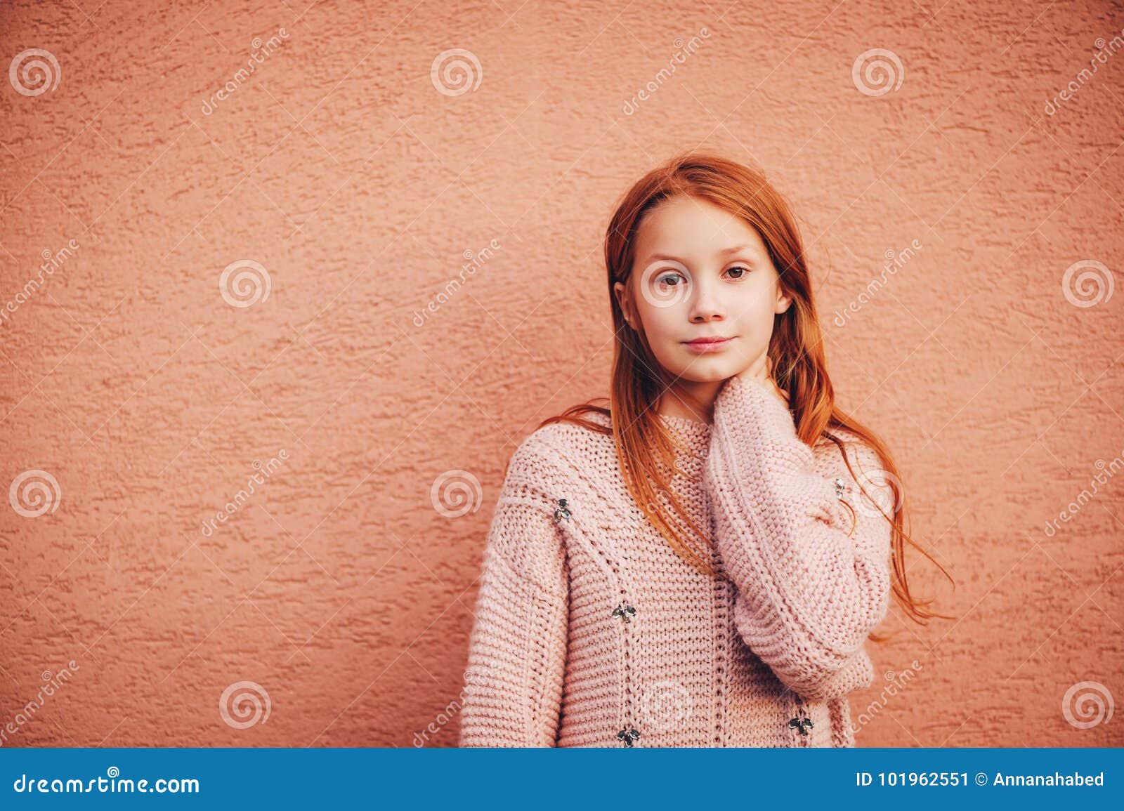 Outdoor Portrait Of Cute Preteen Girl Stock Image Image Of Lifestyle Cool 101962551