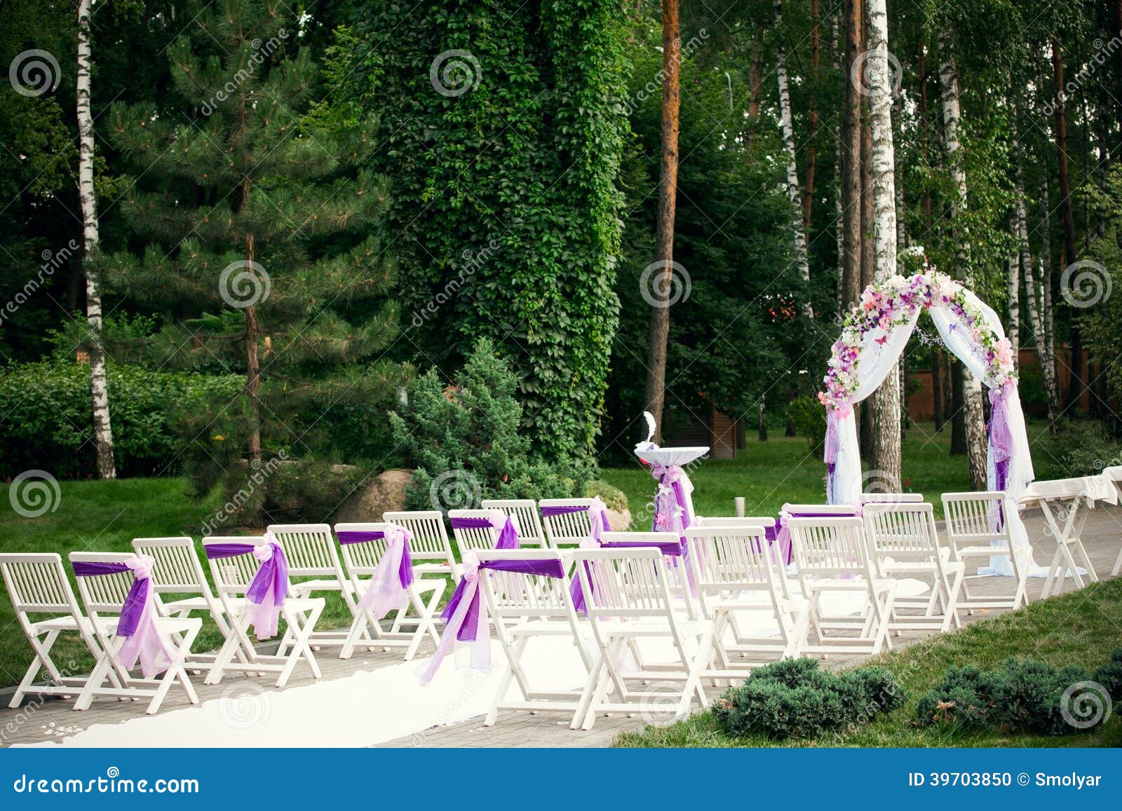 outdoor wedding ceremony decoration