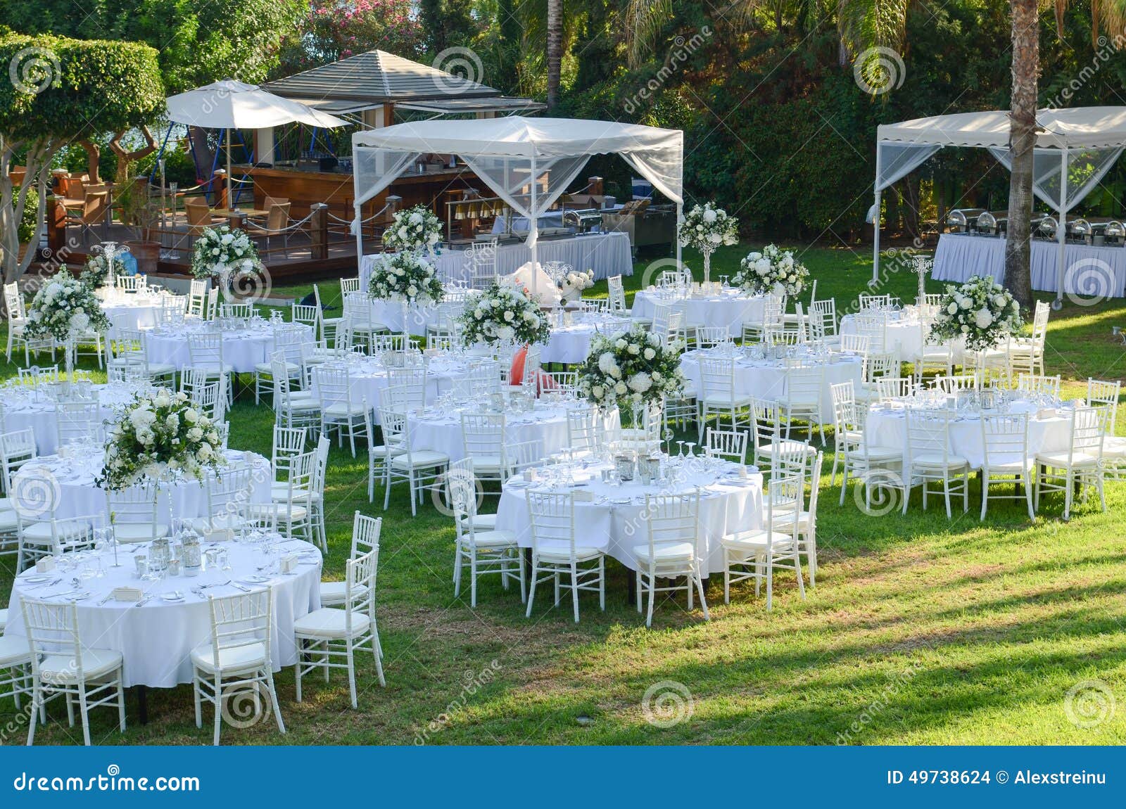 outdoor wedding reception. wedding decorations