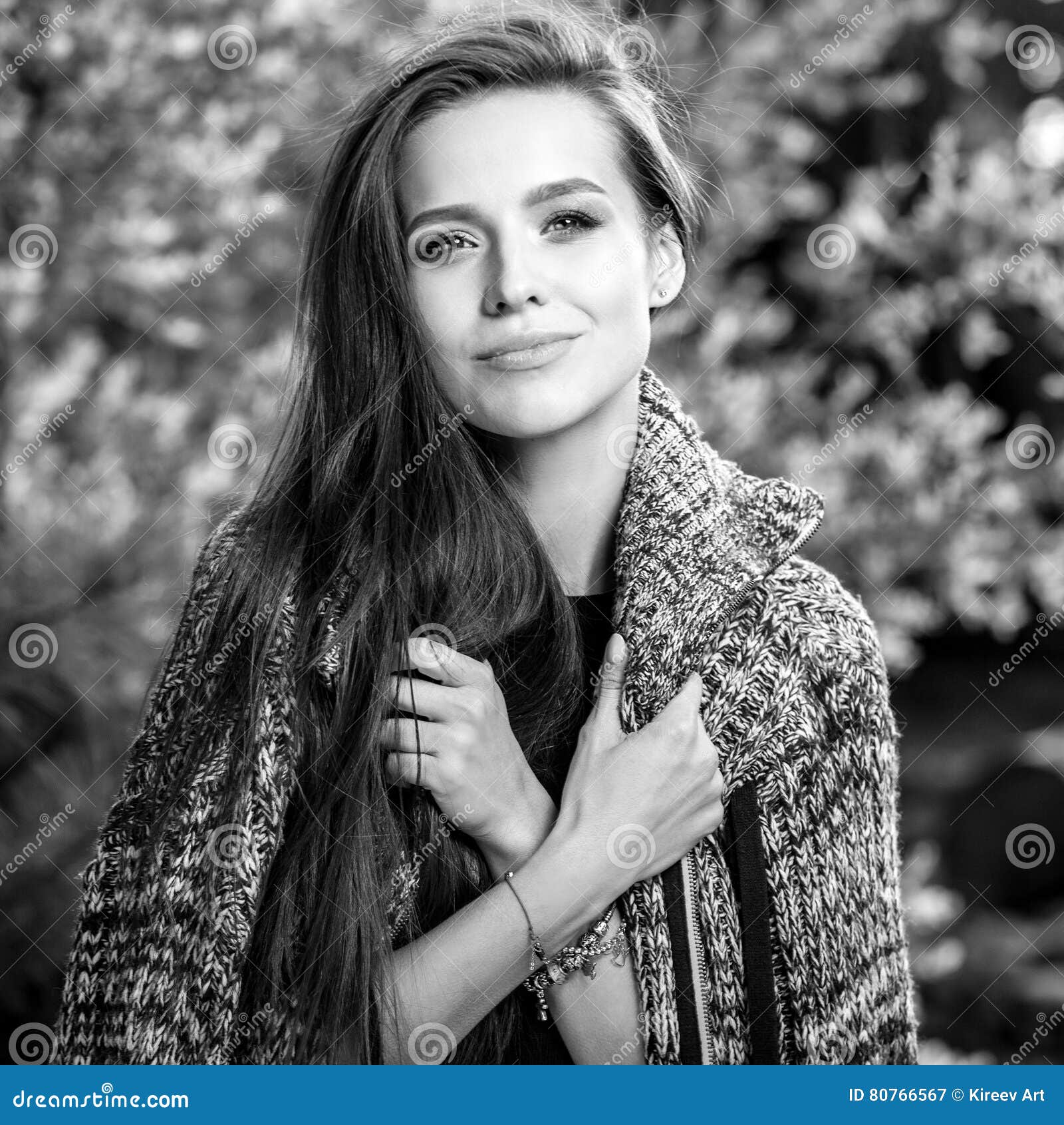 Outdoors Black-white Portrait of Beautiful Young Long Hair Brunette ...