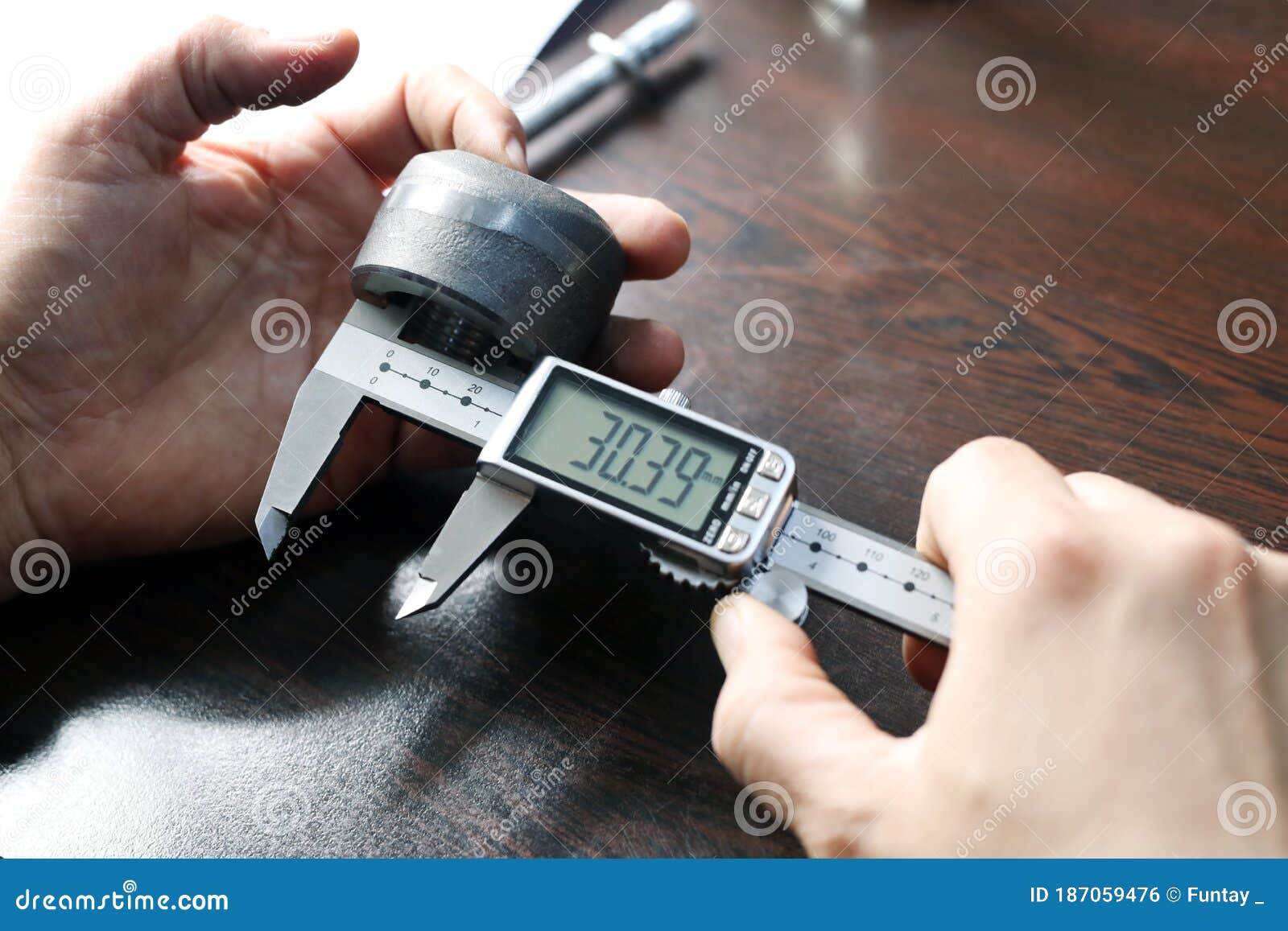 Outer Diameter of Weldolet Measuring with the Digital Vernier Caliper