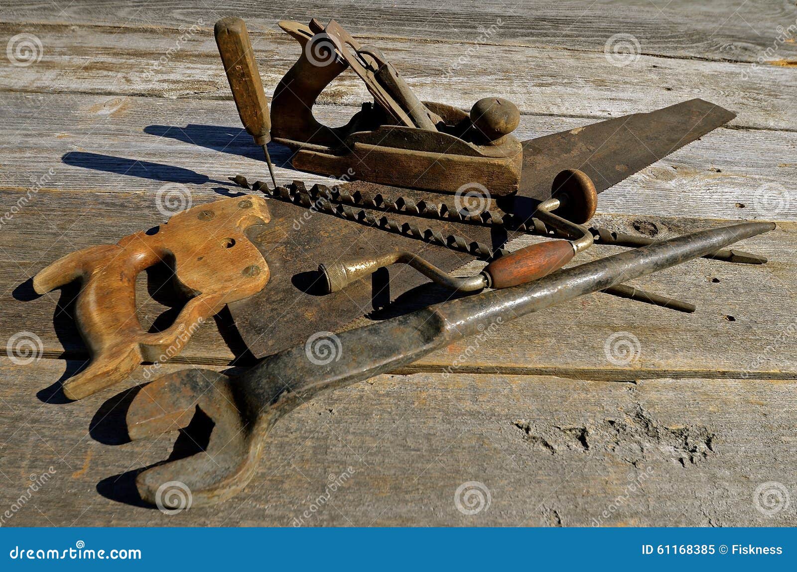 Outils Antiques De Charpentier Image stock - Image du outil, foret