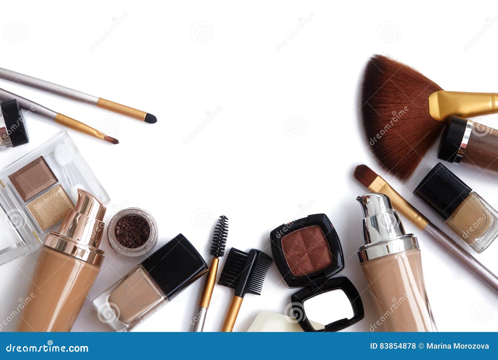 Outils Et Accessoires De Maquillage Fards à Paupières De Front, Base De  Peau De Naturel Pour La Tonne Propre Sur Le Visage, Verni Photo stock -  Image du cosmétiques, visage: 83854878