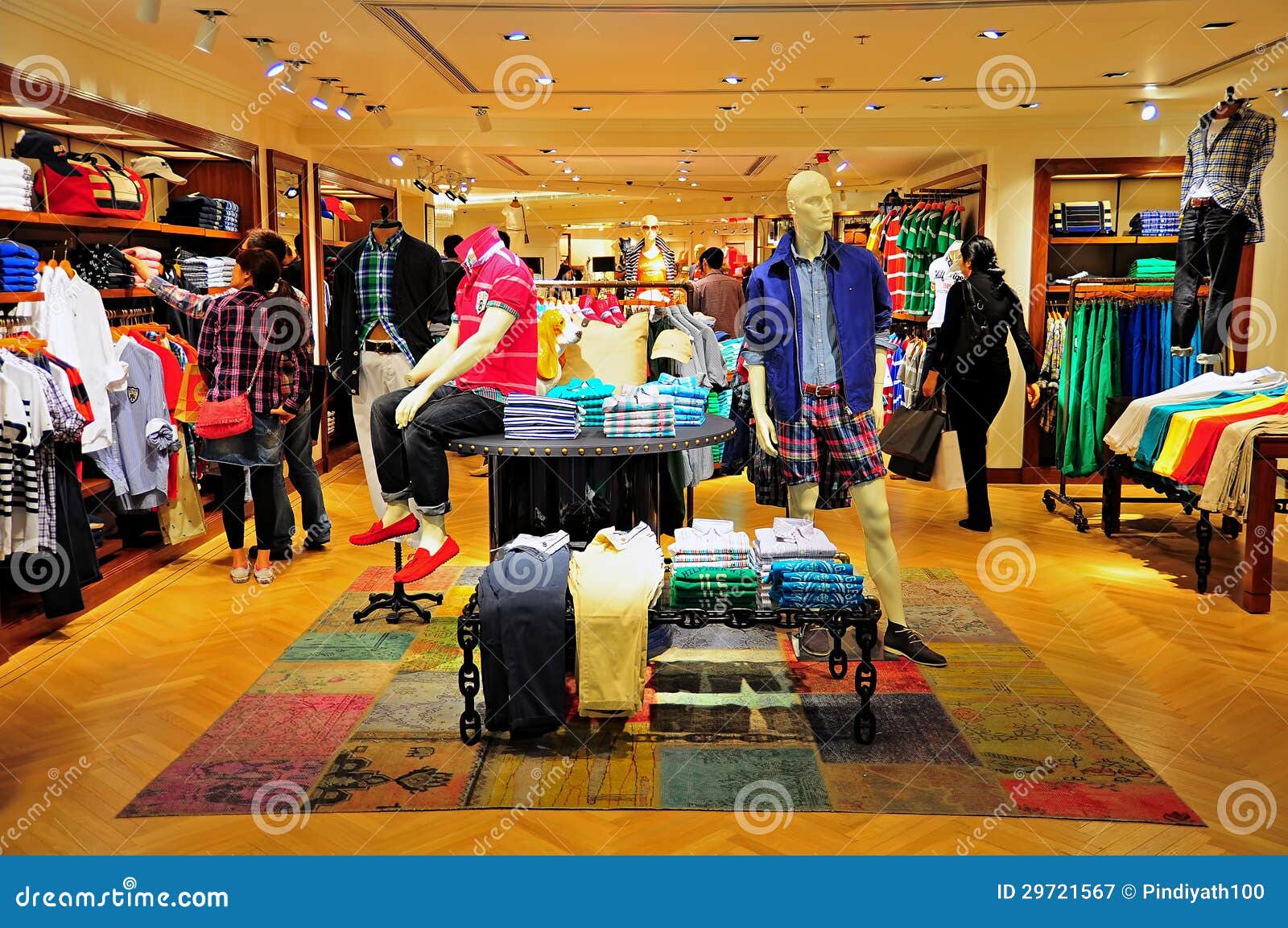 Tommy hilfiger outlet editorial photography. Image of mall - 29721567