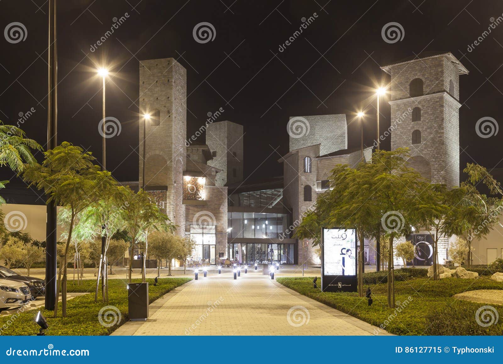 Outlet Village in Dubai editorial image. Image of brands - 86127715
