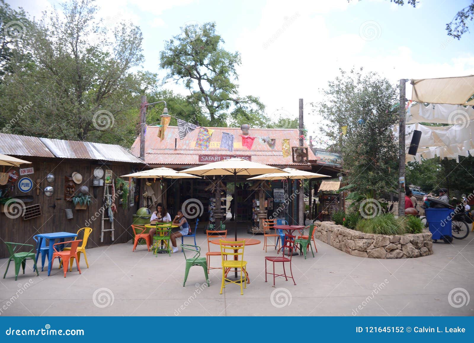 Outside Dining at the Fort Worth Zoo, Fort Worth, Texas Editorial