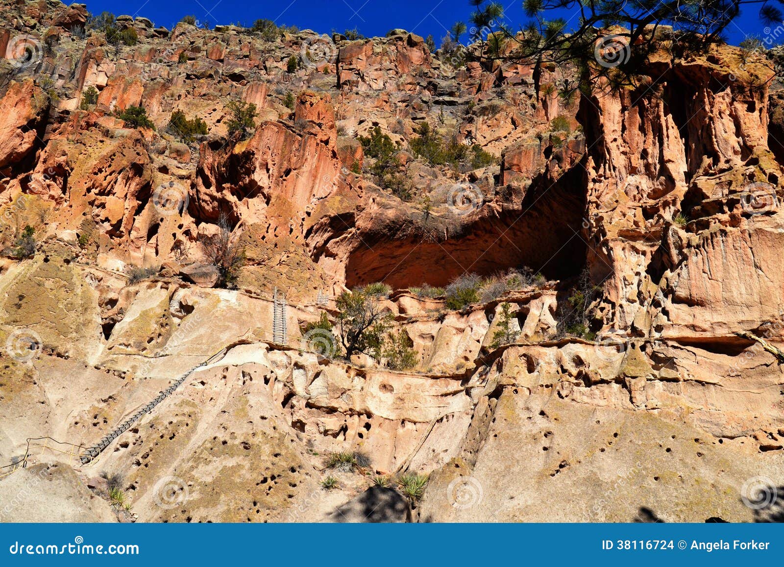 Outside View of the Alcove House Stock Photo Image of pueblo, upper