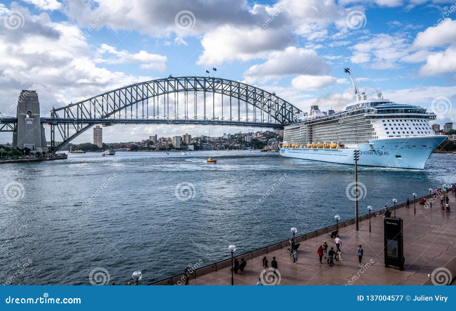 cruise boat leaving sydney today