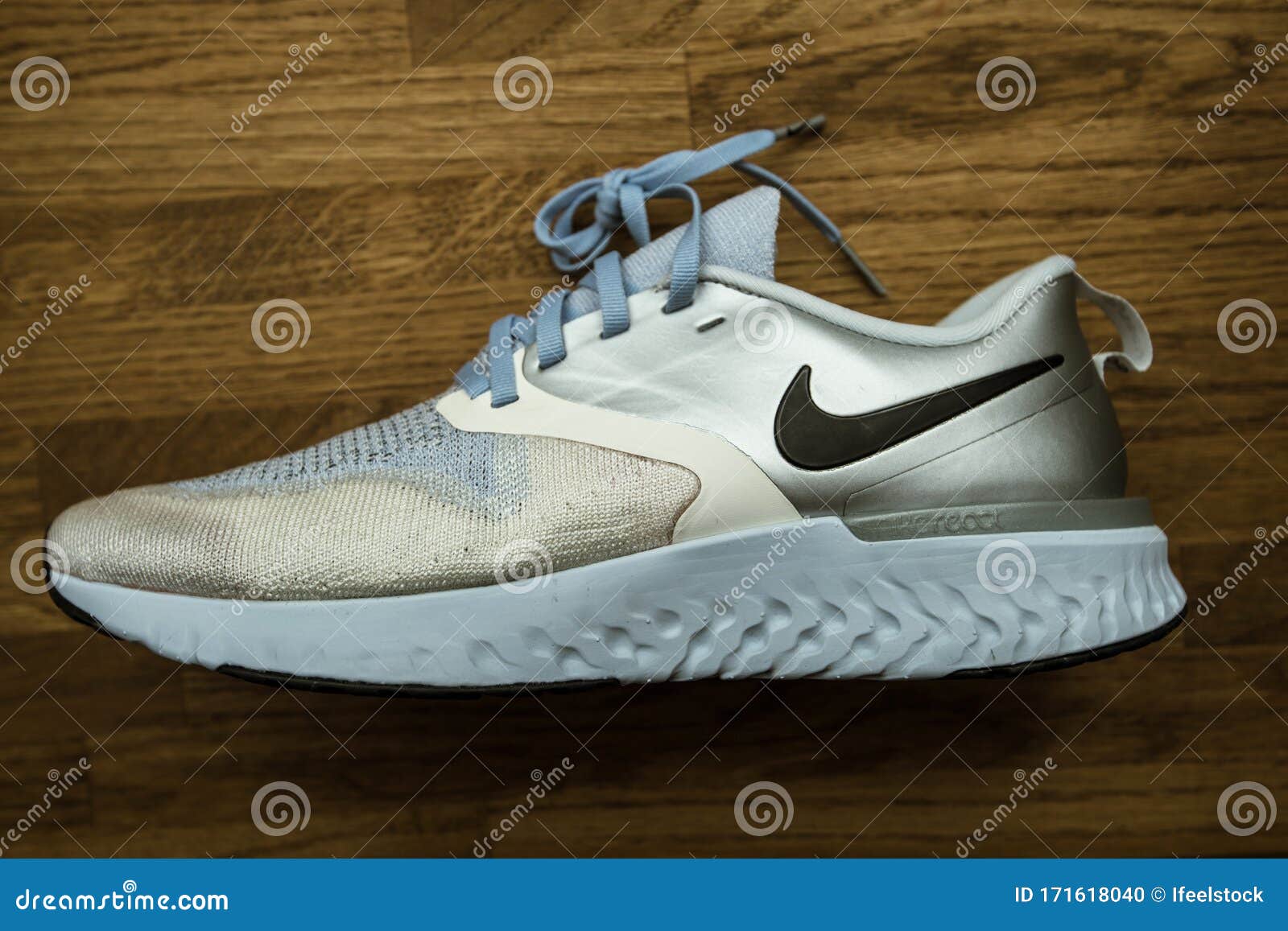 Nike odyssey react gray sales