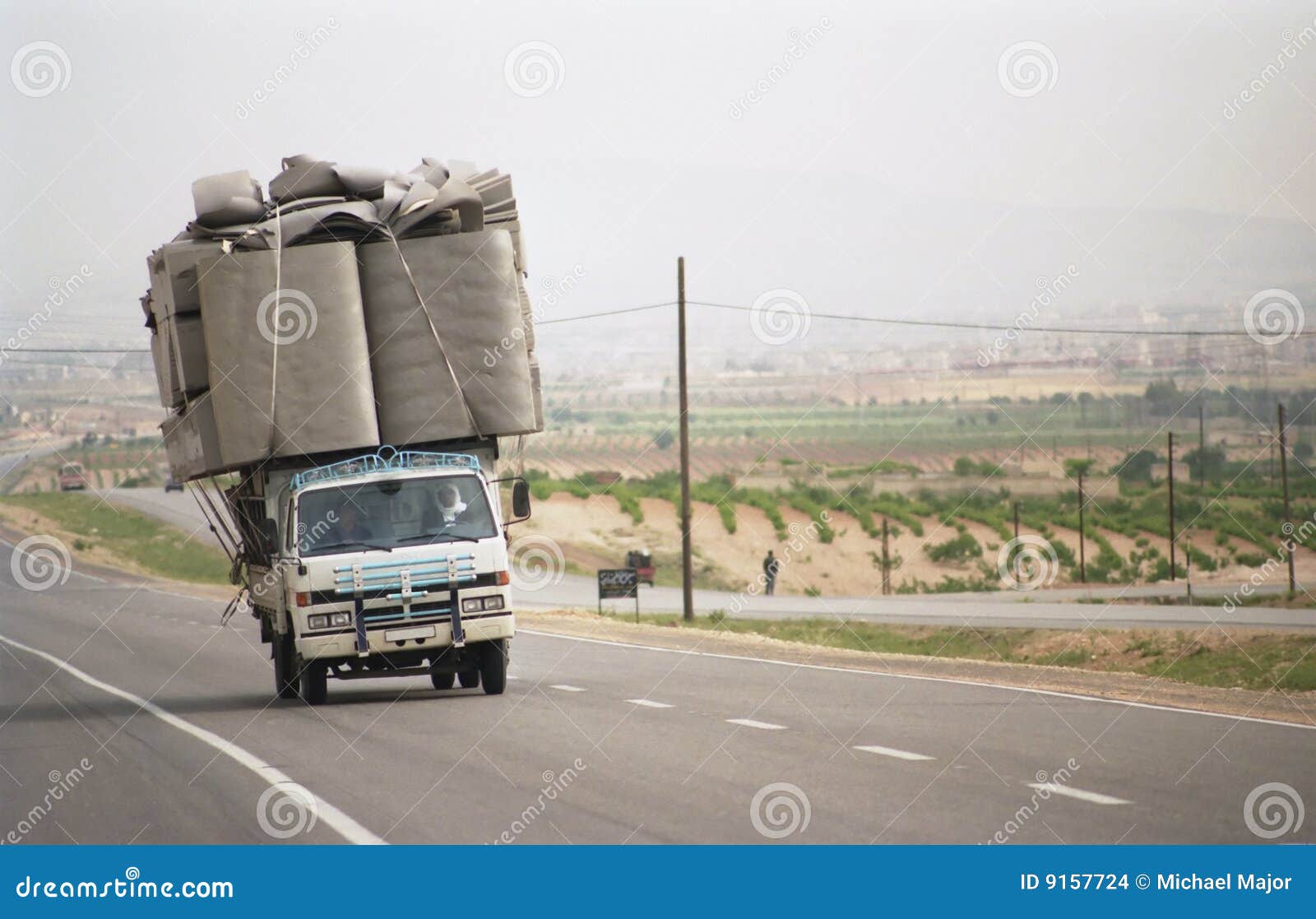 overloaded lorry in syria