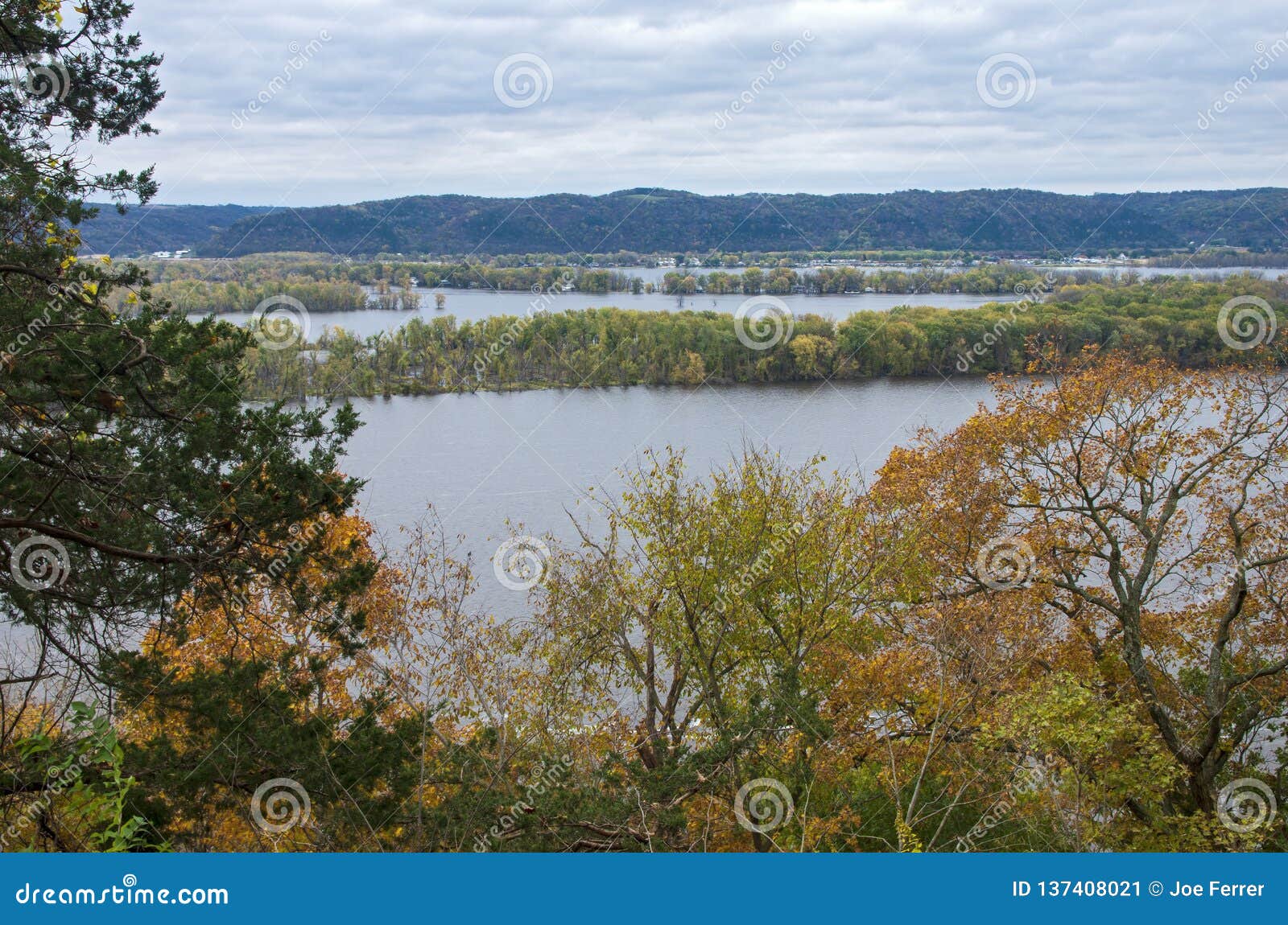 overlooking mississippi river from effigy mounds