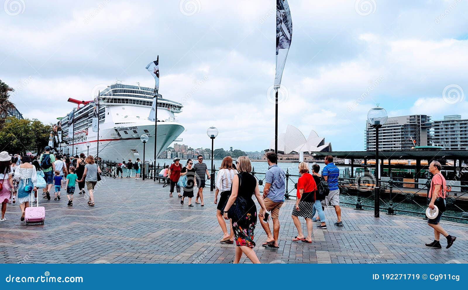 overseas passenger cruise terminal to (circular quay)