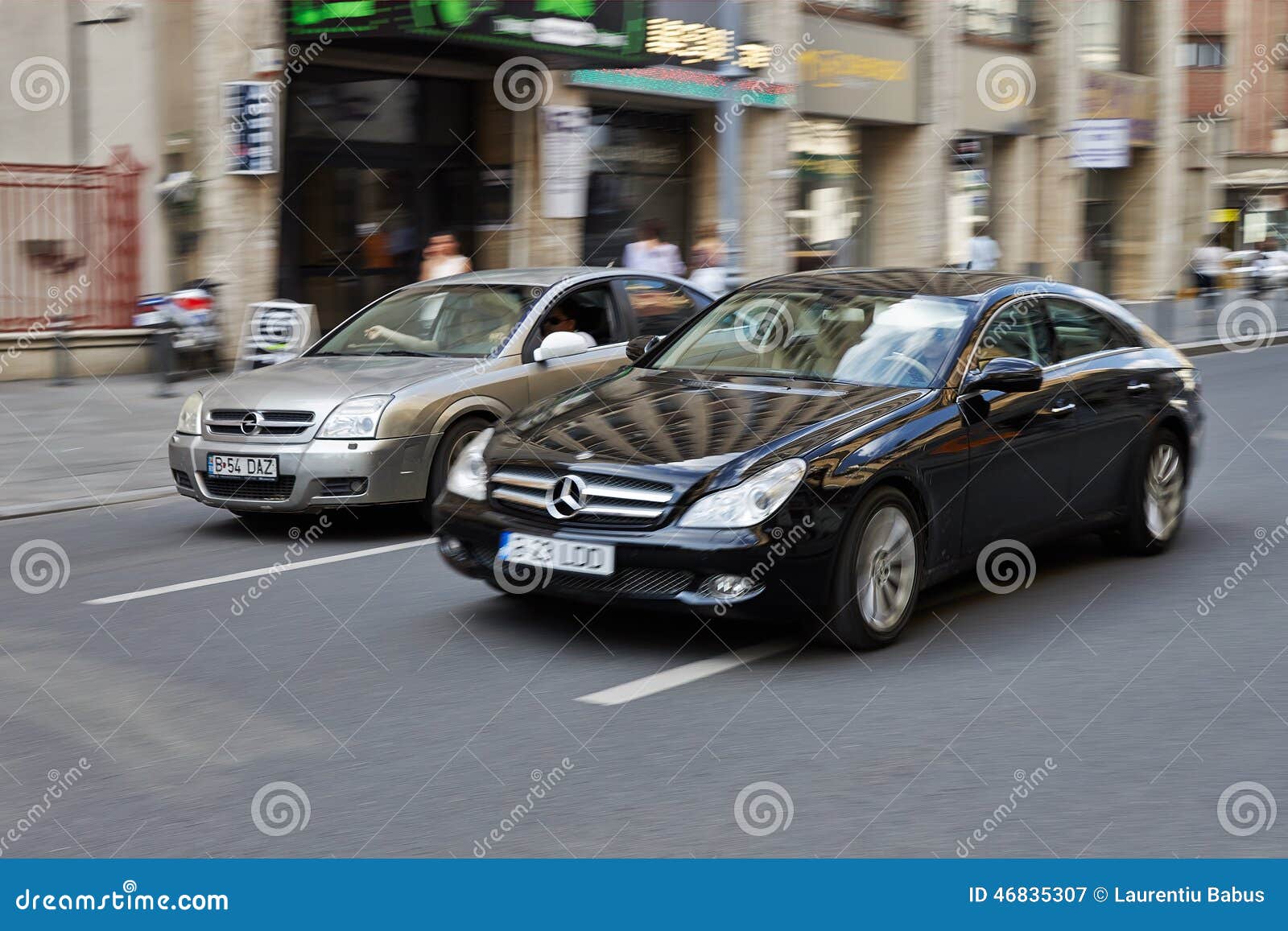 Overtake on the street editorial photography. Image of cars 46835307