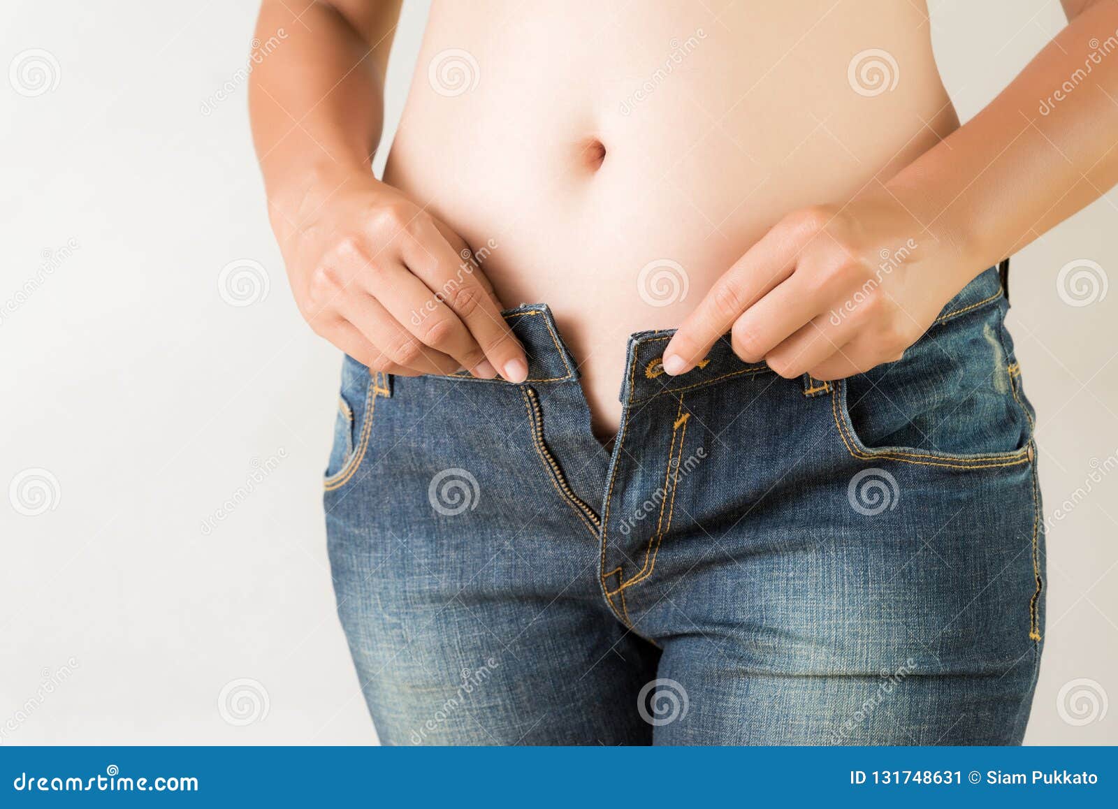 fat women in skinny jeans