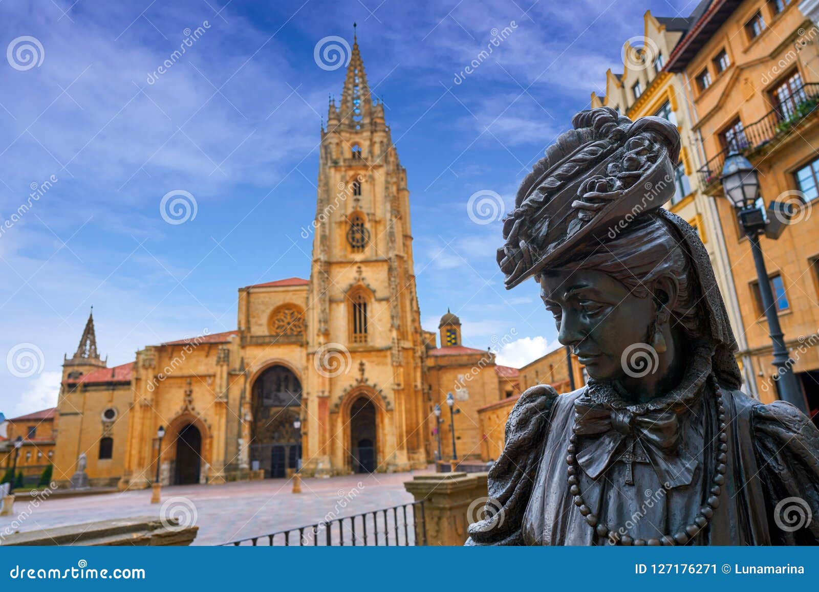 oviedo cathedral and regenta statue in asturias