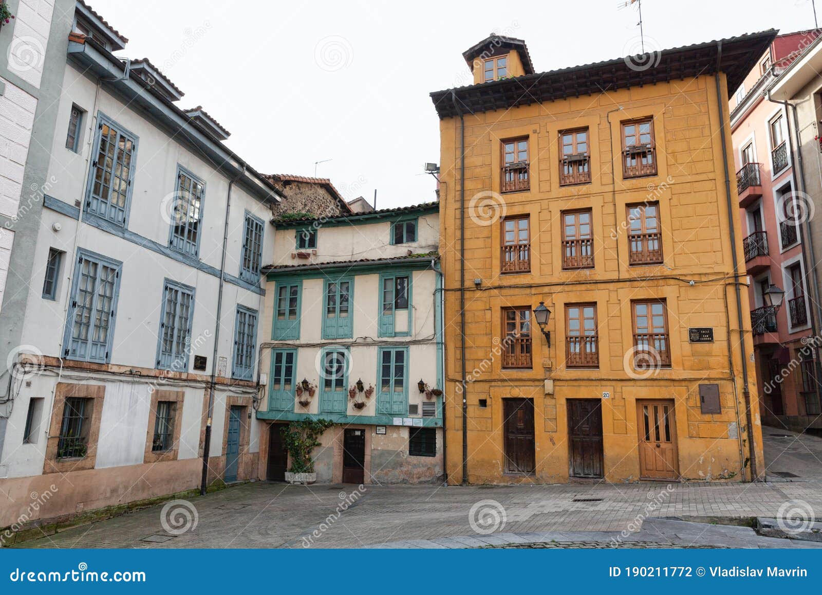 plaza del paraguas, oviedo, spain