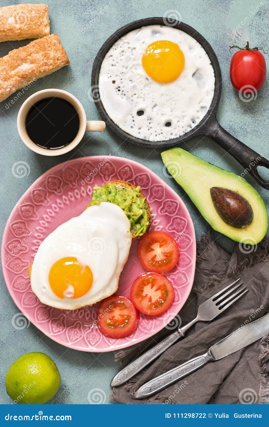 Chimichanga/molhado Fried Burrito Com Guacamole E Creme De Leite