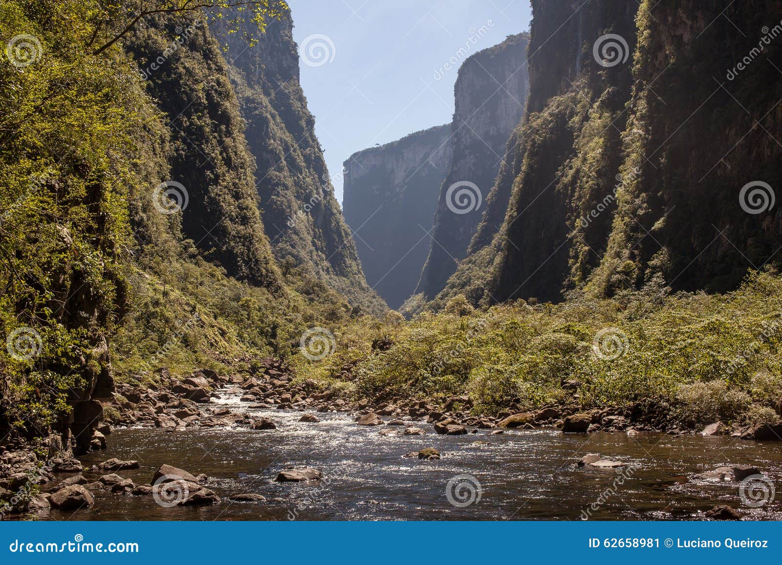 ox river, at canion itaimbezinho - aparados da serra nat park