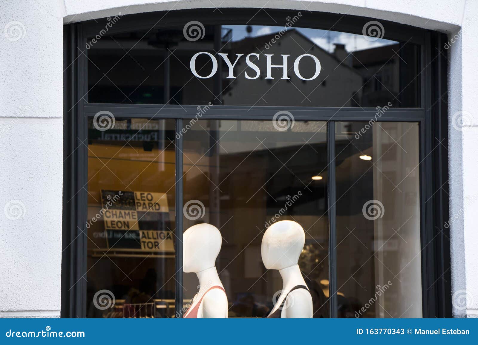 Oysho logo on Oysho`s shop editorial stock photo. Image of retail ...
