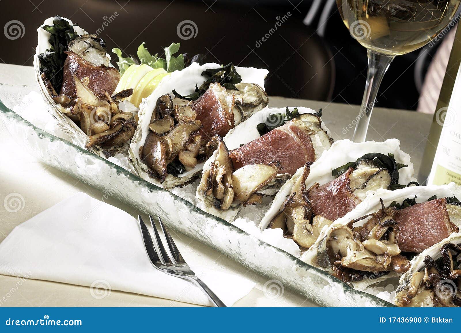 Oyster platter stock photo. Image of delicacy, dining - 17436900