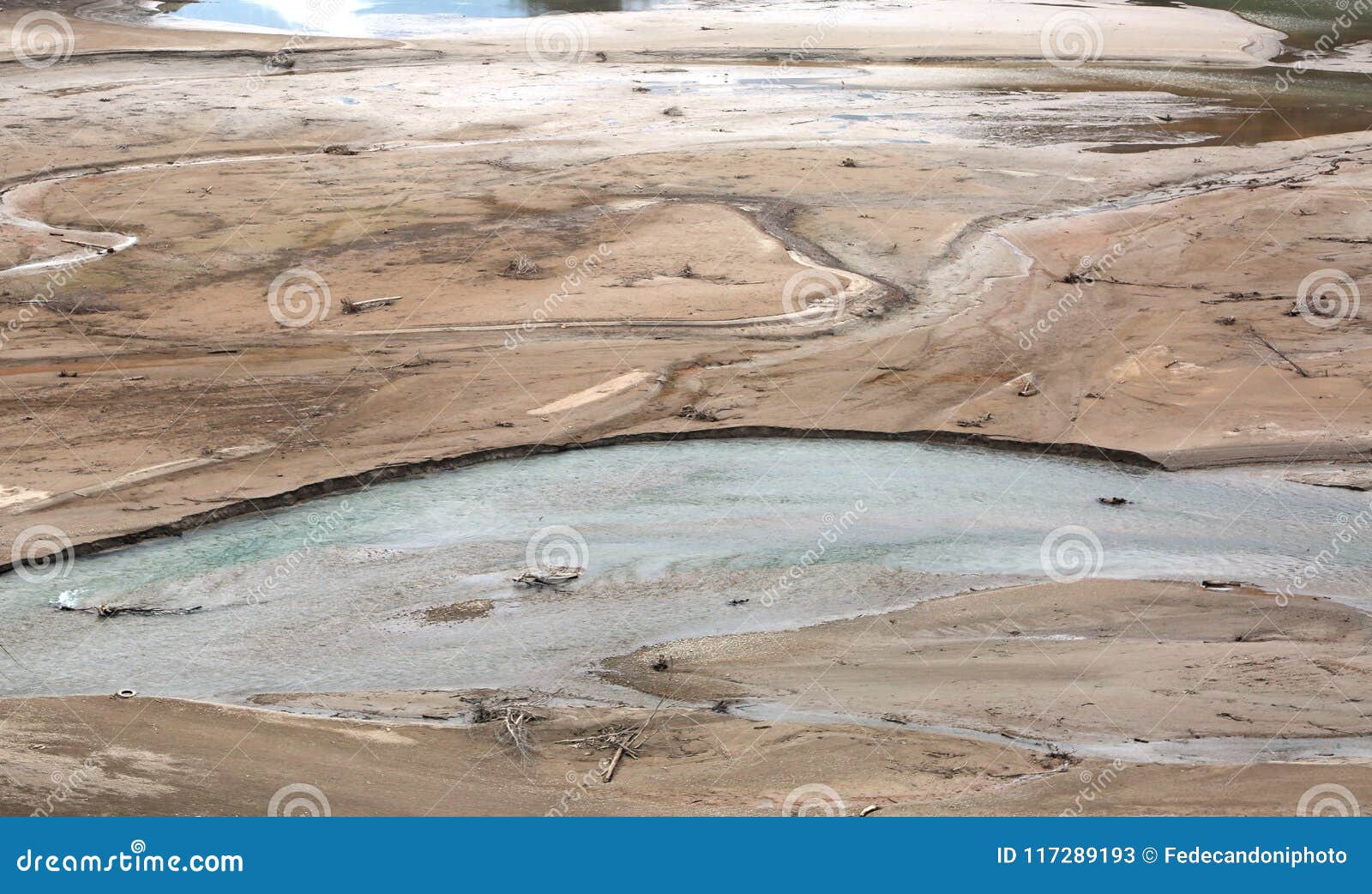 Pântano Com água E Areia Movediça Imagem de Stock - Imagem de lago