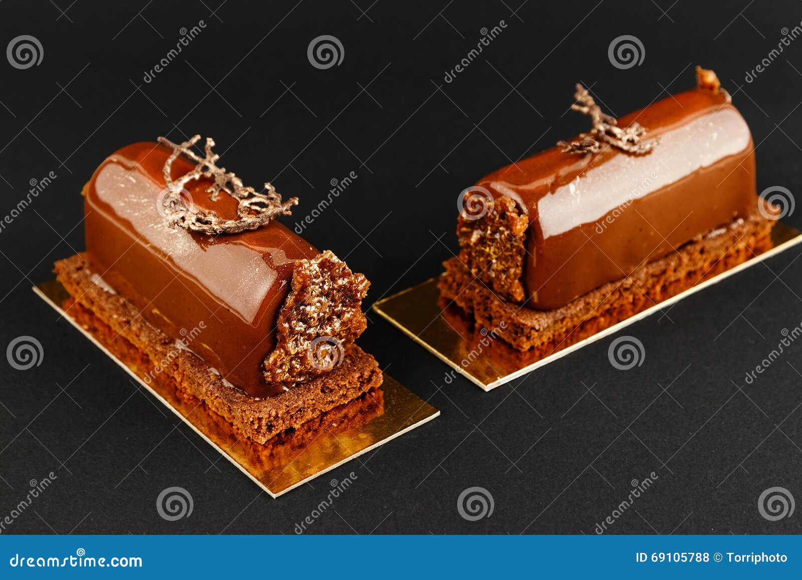Patisserie Francaise Avec Le Lustre De Chocolat Photo Stock Image Du Gateau Brun Patisserie Francaise Avec Le Lustre De Chocolat Photo Stock Image Du Gateau Brun