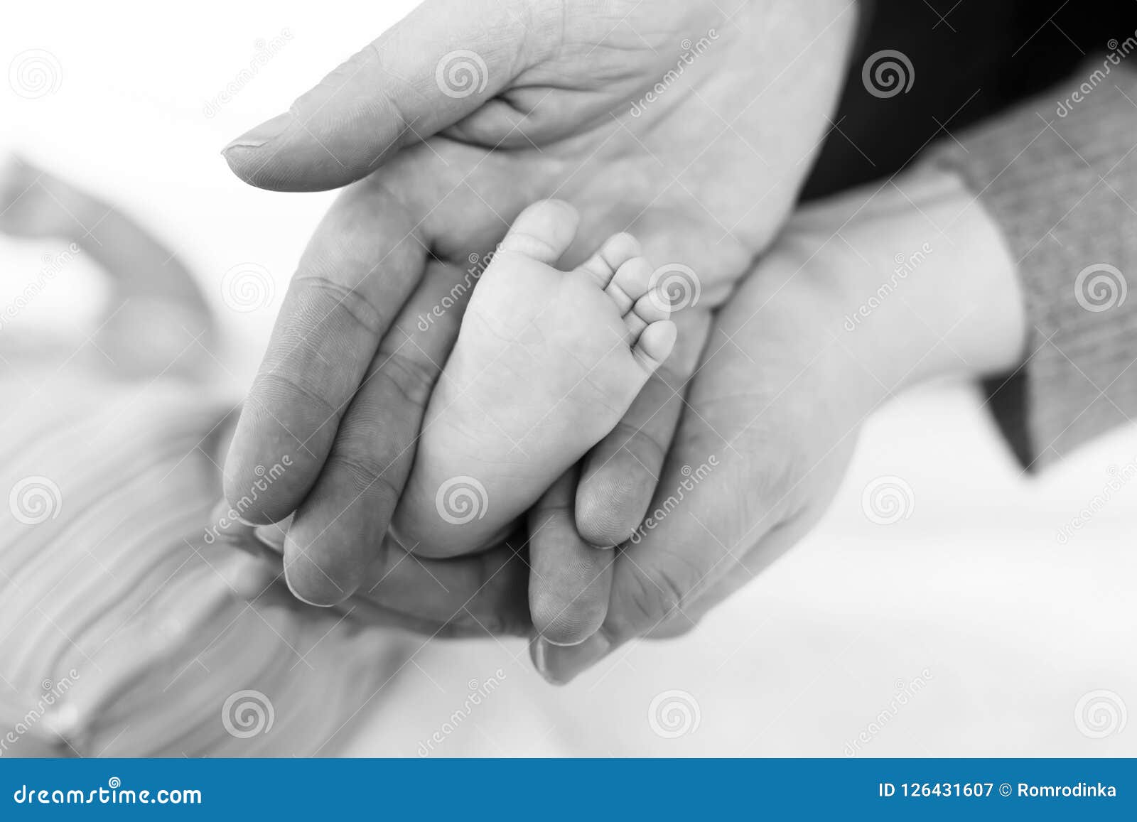 Le Pied Du Bebe En Noir Et Blanc Photos Libres De Droits Et Gratuites De Dreamstime