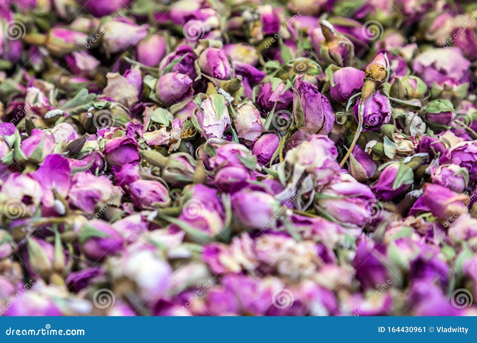 Pétales De Rose Séchées à Fleurs Sèches, Alternative Traditionnelle à La  Médecine à Base De Plantes Pétales Séchées Image stock - Image du lilas,  rose: 164430961