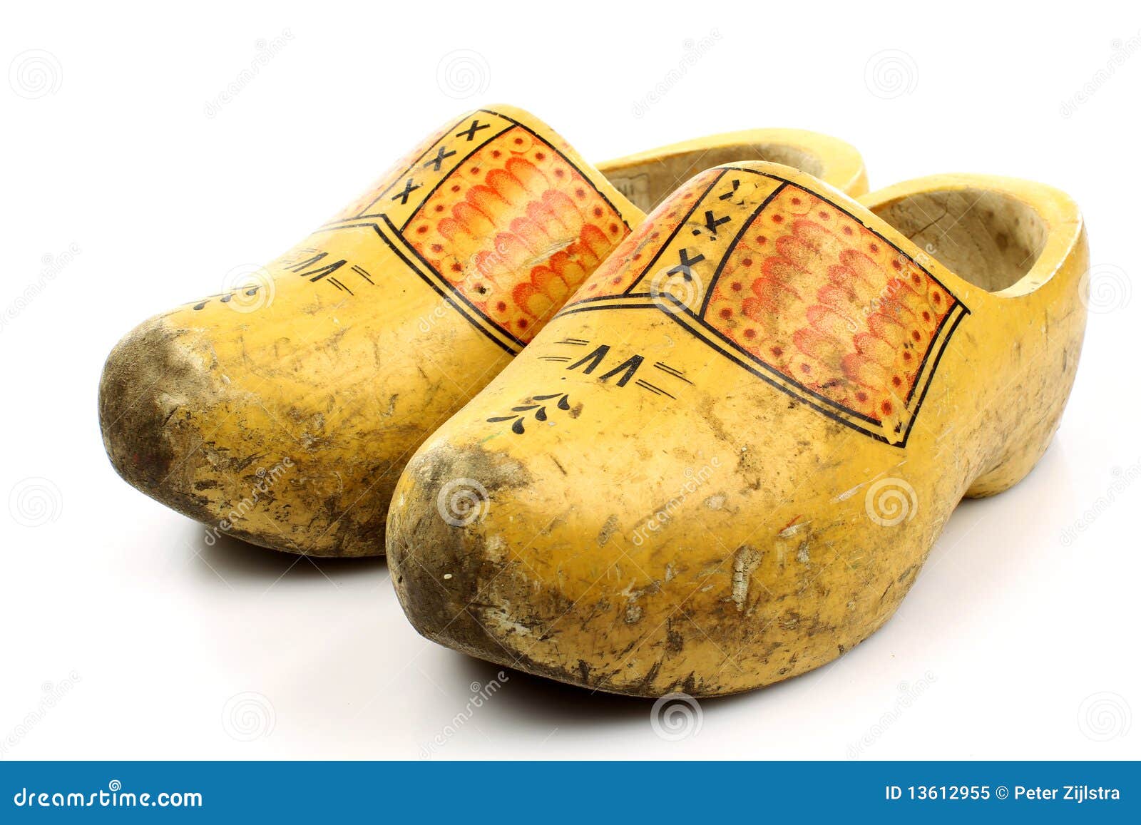 Alternatief Verwaarlozing periodieke Paar Traditionele Nederlandse Gele Houten Schoenen Stock Afbeelding - Image  of veilig, versleten: 13612955