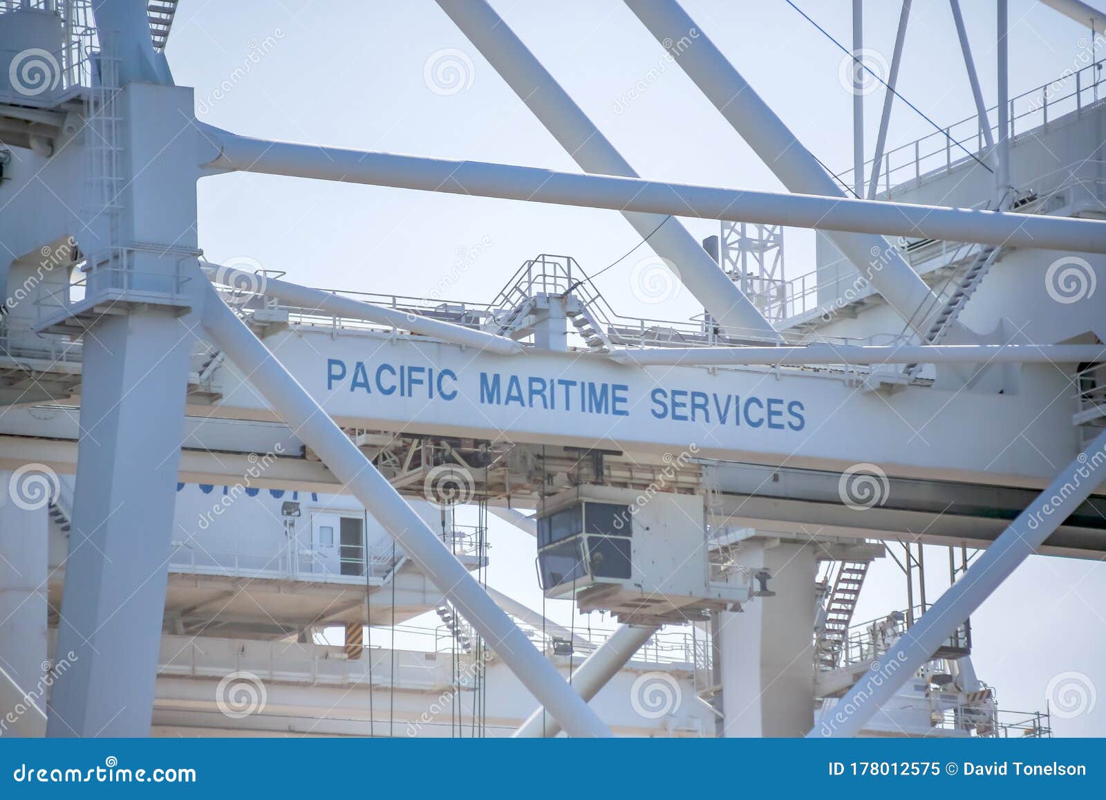 Pacific Maritime Services editorial image. Image of shipment 178012575