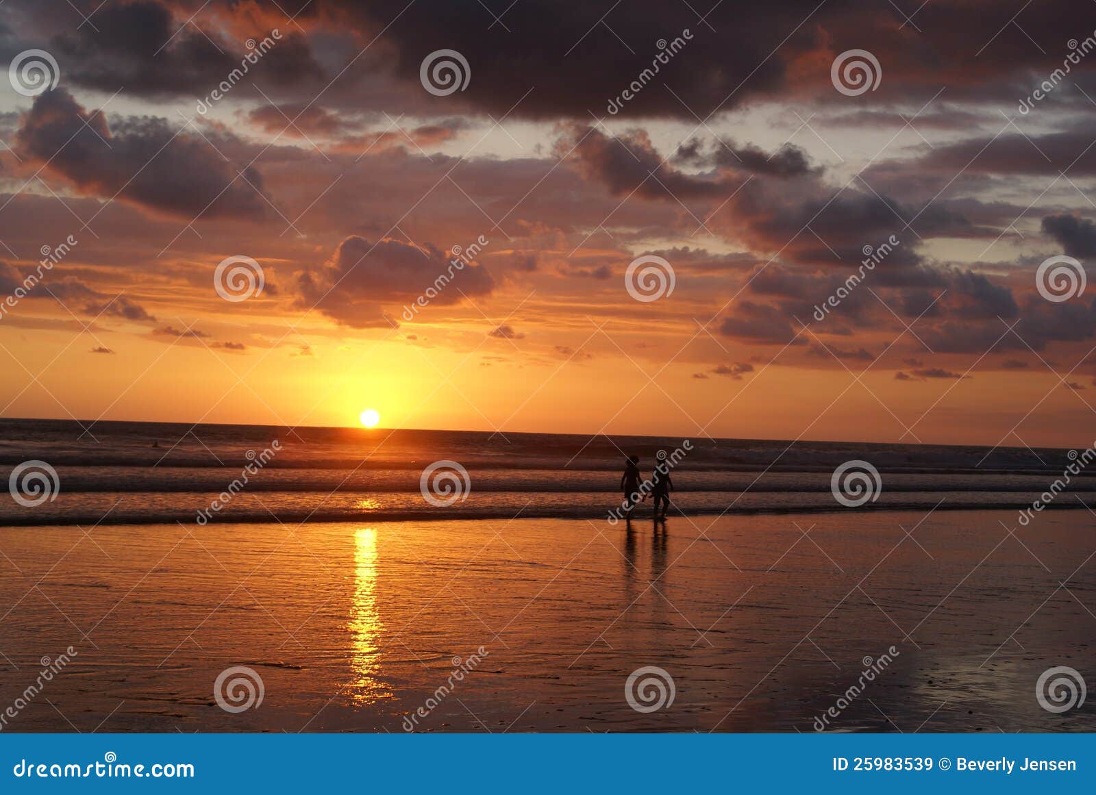 Pacific Sunset in Costa Rica Stock Image - Image of rica, cloudy: 25983539