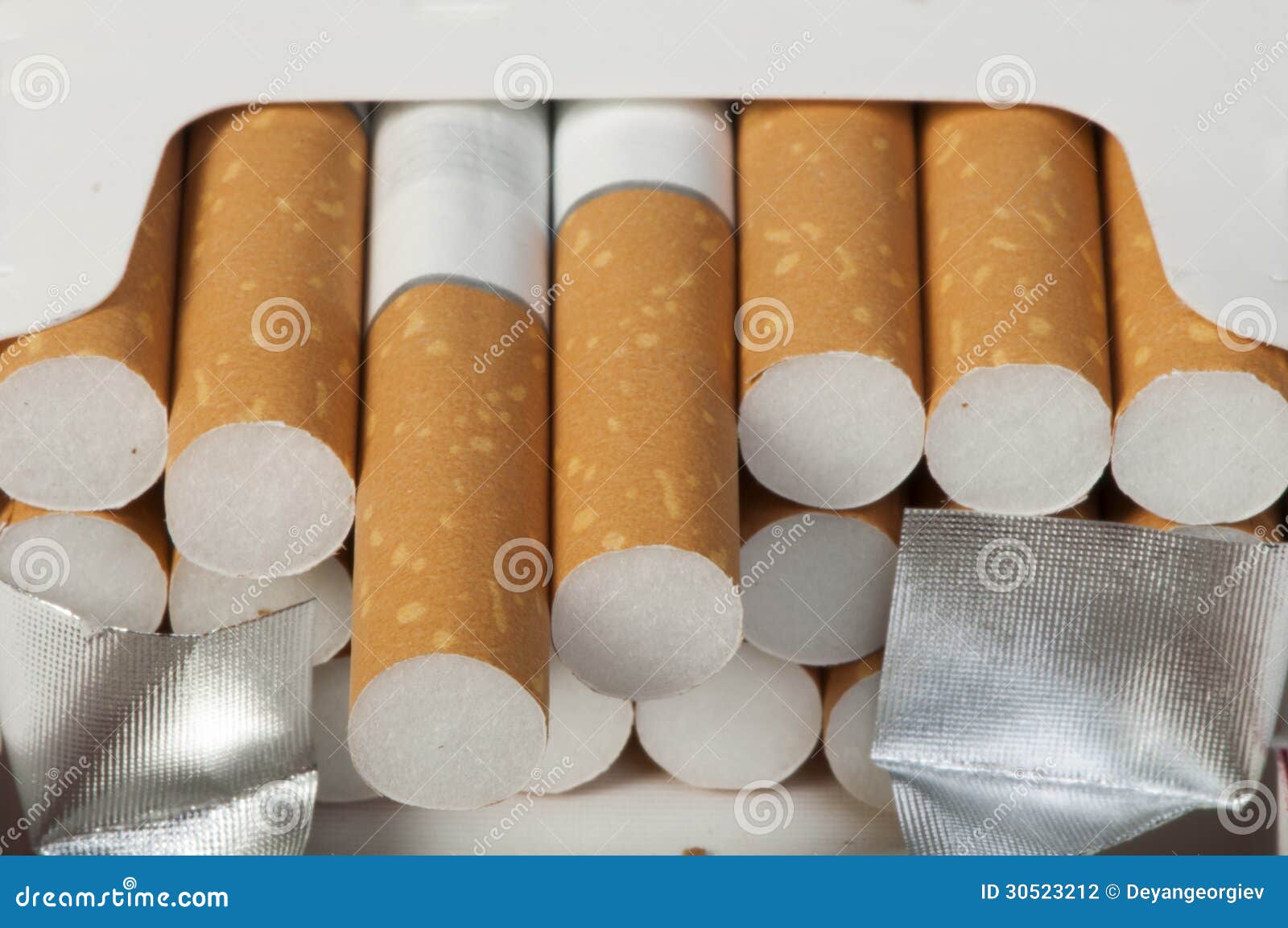 Сигареты на шри ланке. Пакеты для сигар. Целлофан от сигарет. Бумага Party in House White cigarette 70 мм.