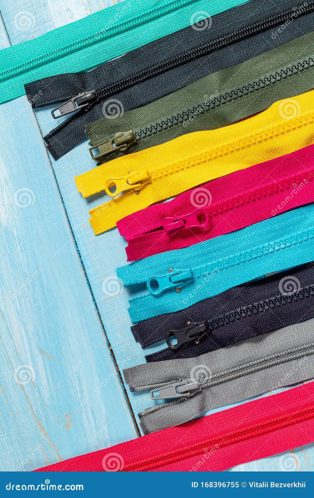 Pack a Lot of Colorful Plastic Zippers Stripes with Sliders Pattern for ...